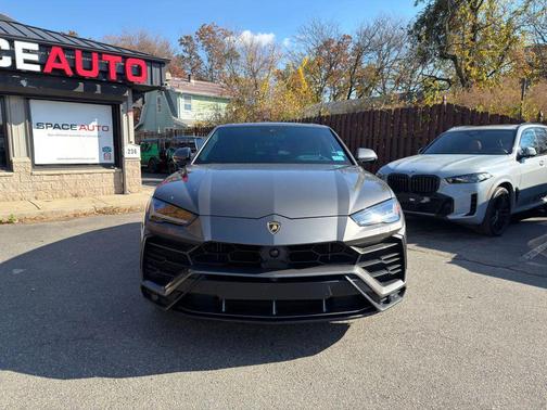 2021 Lamborghini Urus Graphite Capsule