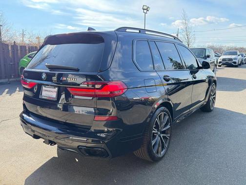 2022 BMW X7 M50i