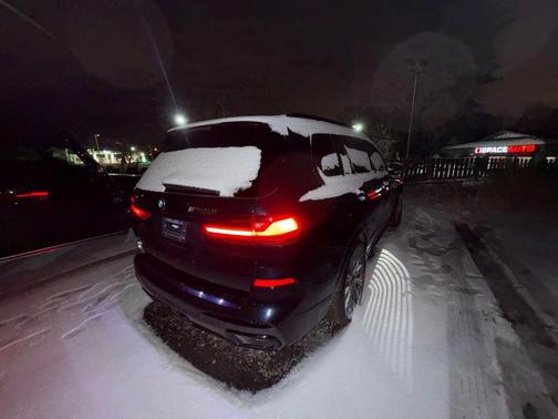 2022 BMW X7 M50i