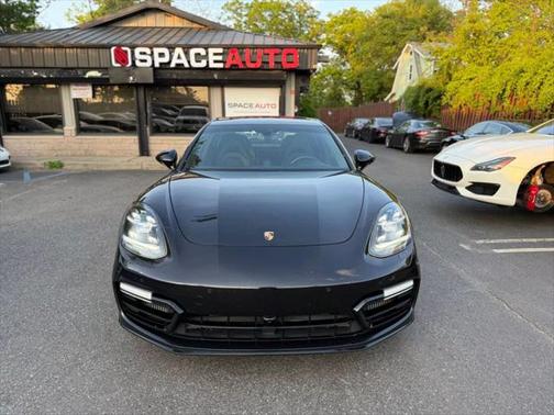 2018 Porsche Panamera Sport Turismo Turbo