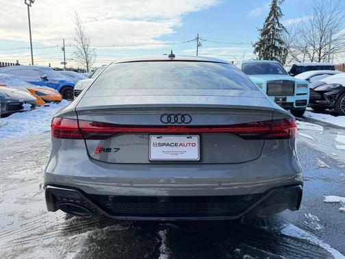 2023 Audi RS 7 4.0T