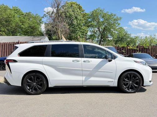 White 2021 Toyota Sienna XSE 7 Passenger