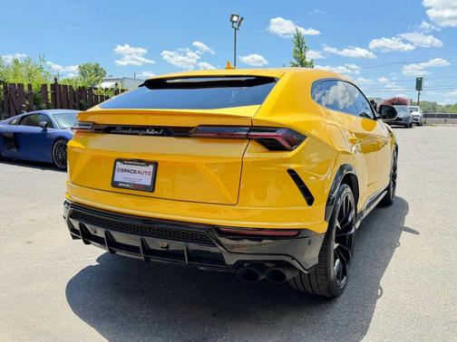 Giallo Inti Pearl 2021 Lamborghini Urus Sport Utility 4D