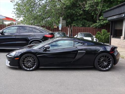 2017 McLaren 570GT Base