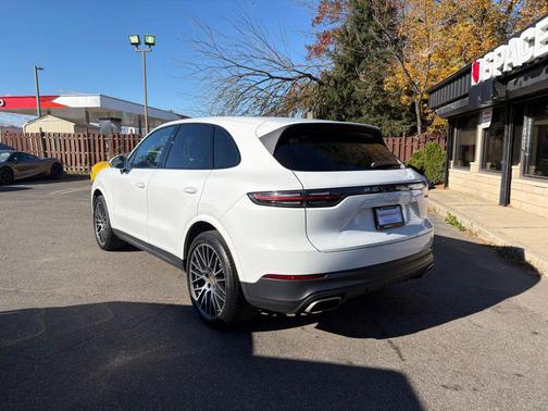 2022 Porsche Cayenne Platinum Edition