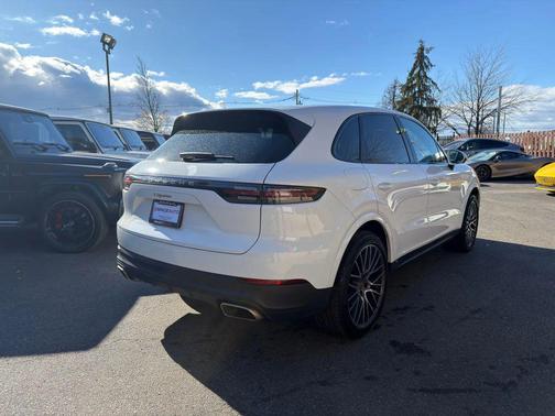 2022 Porsche Cayenne Platinum Edition