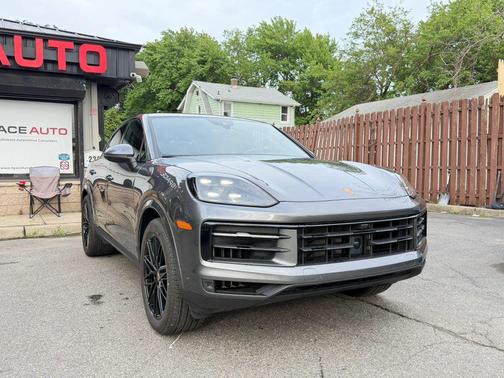 Gray 2024 Porsche Cayenne Cayenne