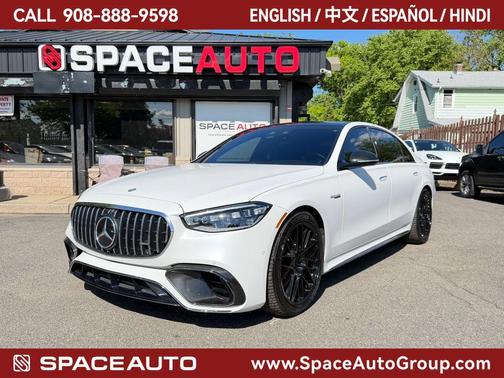 MANUFAKTUR Moonlight White Metallic 2024 Mercedes-Benz AMG S 63 E 4MATIC