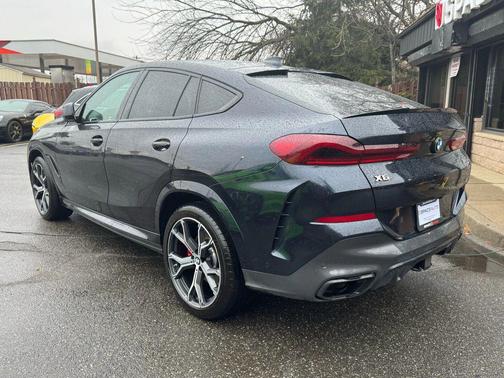 2022 BMW X6 M50i