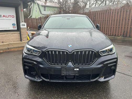 2022 BMW X6 M50i
