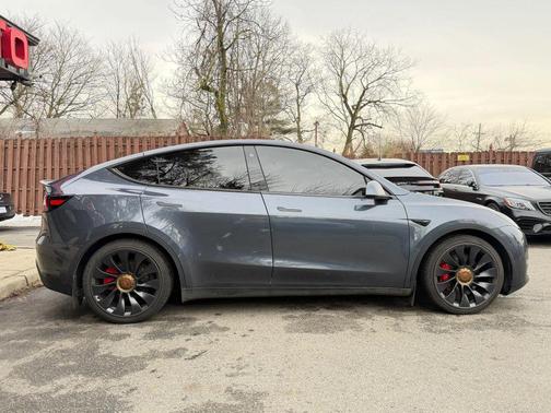 2022 Tesla Model Y Performance Dual Motor All-Wheel Drive