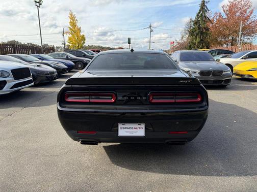 2015 Dodge Challenger SRT Hellcat