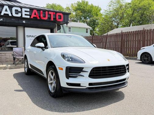 White 2020 Porsche Macan Macan Sport Edition