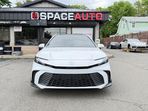 Ice Cap 2025 Toyota Camry SE