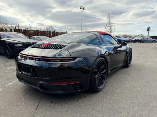 2022 Porsche 911 Targa 4S