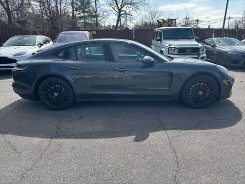 2022 Porsche Panamera 4S