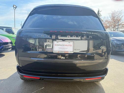 Black 2023 Land Rover Range Rover P530 SE