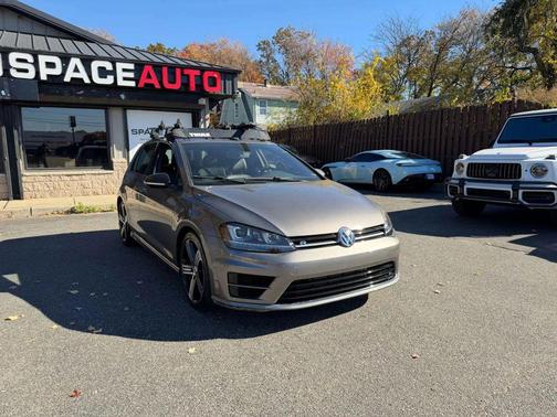 2016 Volkswagen Golf R 4-Door