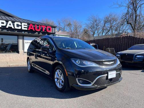 2018 Chrysler Pacifica Touring-L Plus