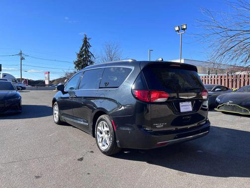 2018 Chrysler Pacifica Touring-L Plus