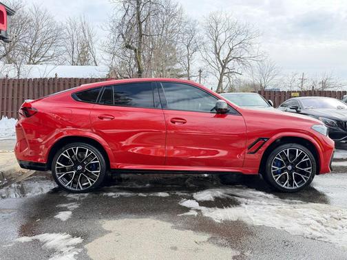 2022 BMW X6 M Sport Utility 4D