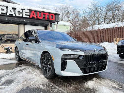 2023 BMW 760 i xDrive