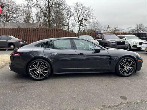 2018 Porsche Panamera 4