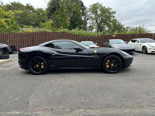 2013 Ferrari California Base