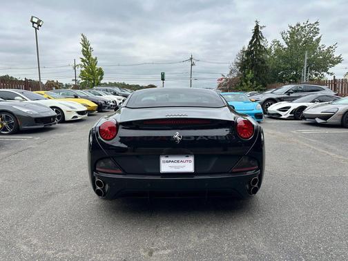 2013 Ferrari California Base