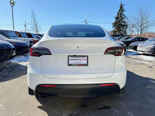 2024 Tesla Model Y Long Range Single Motor Rear-Wheel Drive