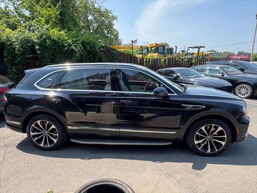 2023 Bentley Bentayga V8 Sport Utility 4D
