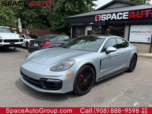 2019 Porsche Panamera GTS