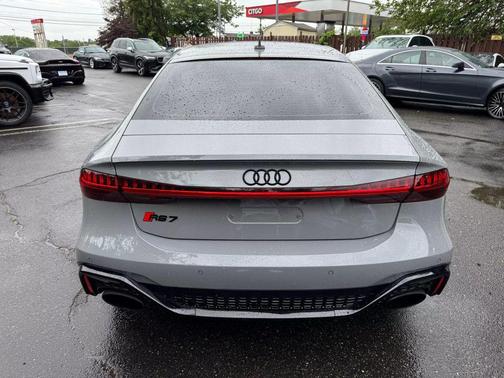 2021 Audi RS 7 4.0T