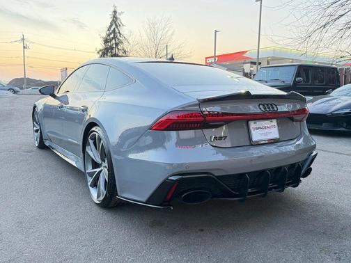 2021 Audi RS 7 4.0T