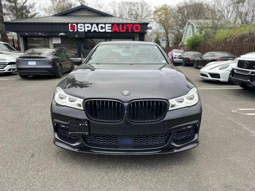 2018 BMW 750 i xDrive