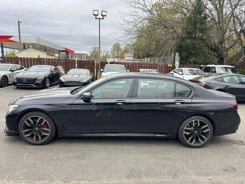 2018 BMW 750 i xDrive