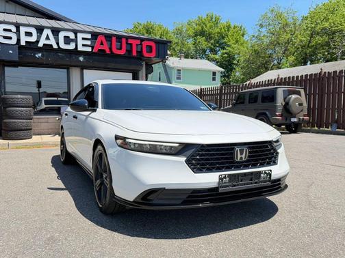 White 2023 Honda Accord Hybrid Sport-L
