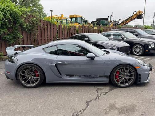 2023 Porsche 718 Cayman GT4