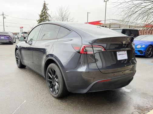 2024 Tesla Model Y Long Range Dual Motor All-Wheel Drive