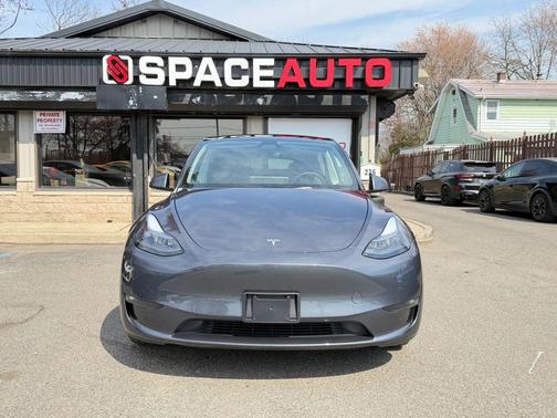 2023 Tesla Model Y Long Range Dual Motor All-Wheel Drive