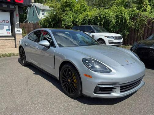 2017 Porsche Panamera 4S