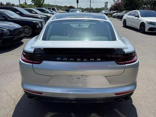 2017 Porsche Panamera 4S