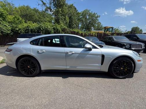 2017 Porsche Panamera 4S