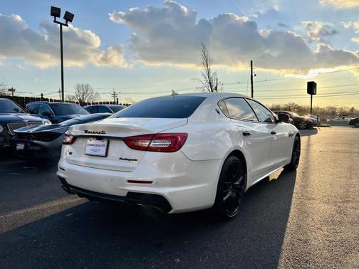 Bianco 2018 Maserati Quattroporte S Q4 GranSport