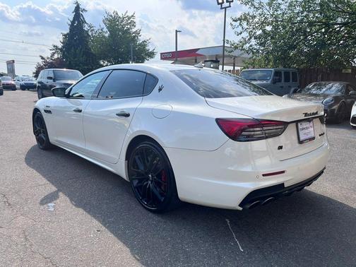 Bianco 2018 Maserati Quattroporte S Q4 GranSport