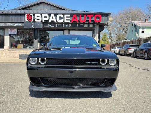 Pitch Black Clearcoat 2017 Dodge Challenger GT