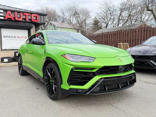 2022 Lamborghini Urus Sport Utility 4D