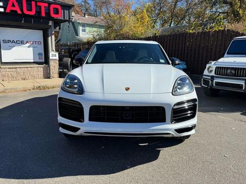 2022 Porsche Cayenne Platinum Edition