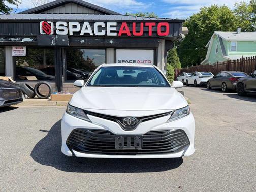 White 2018 Toyota Camry LE
