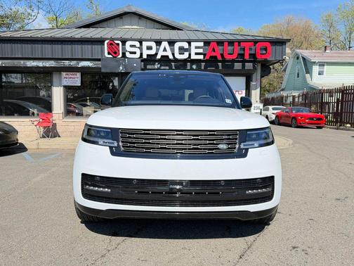 White 2023 Land Rover Range Rover P400 SE